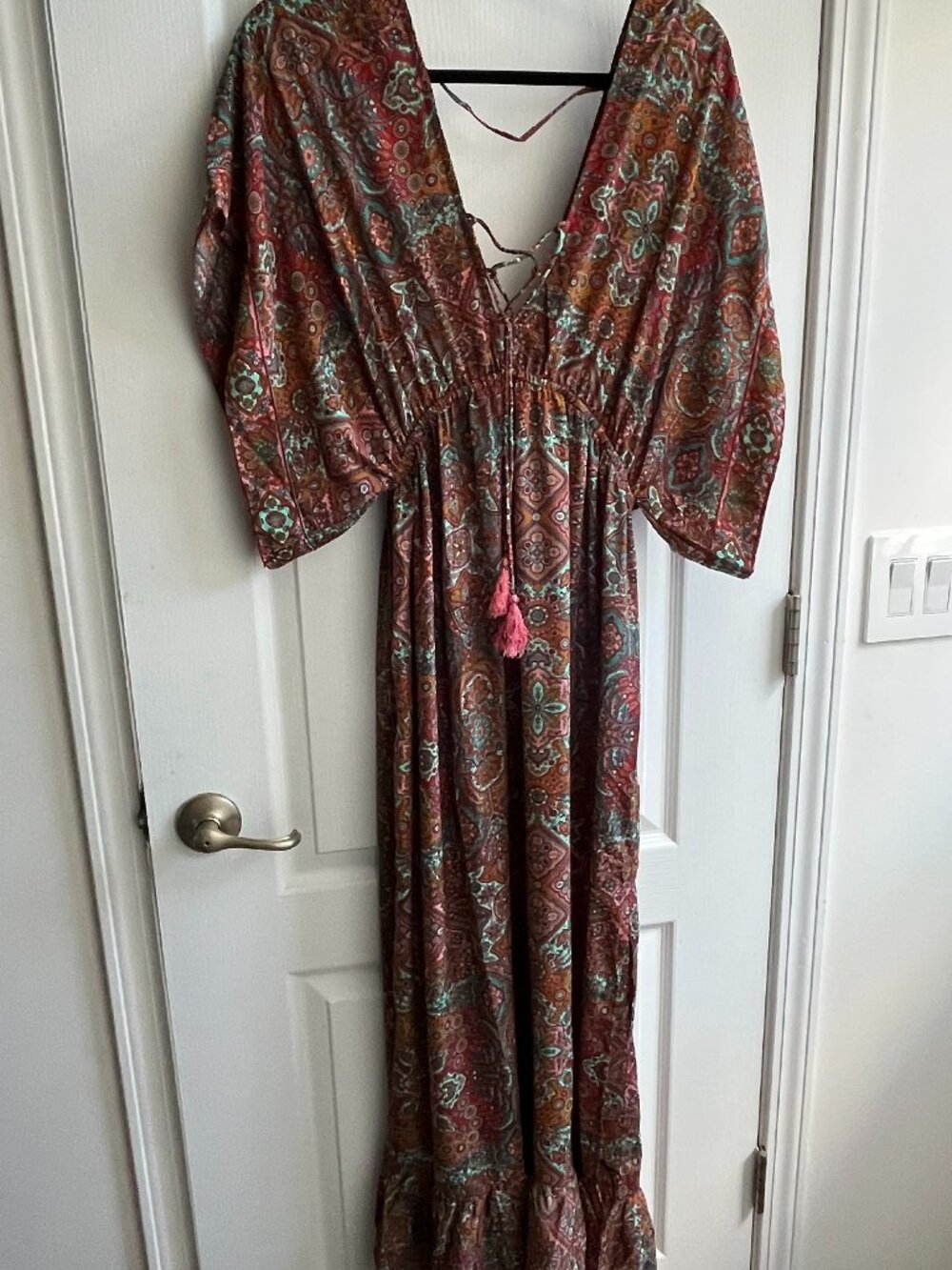 America & Beyond Boho Paisley Maxi Dress Size M Open Back Tassel Resort Vacation